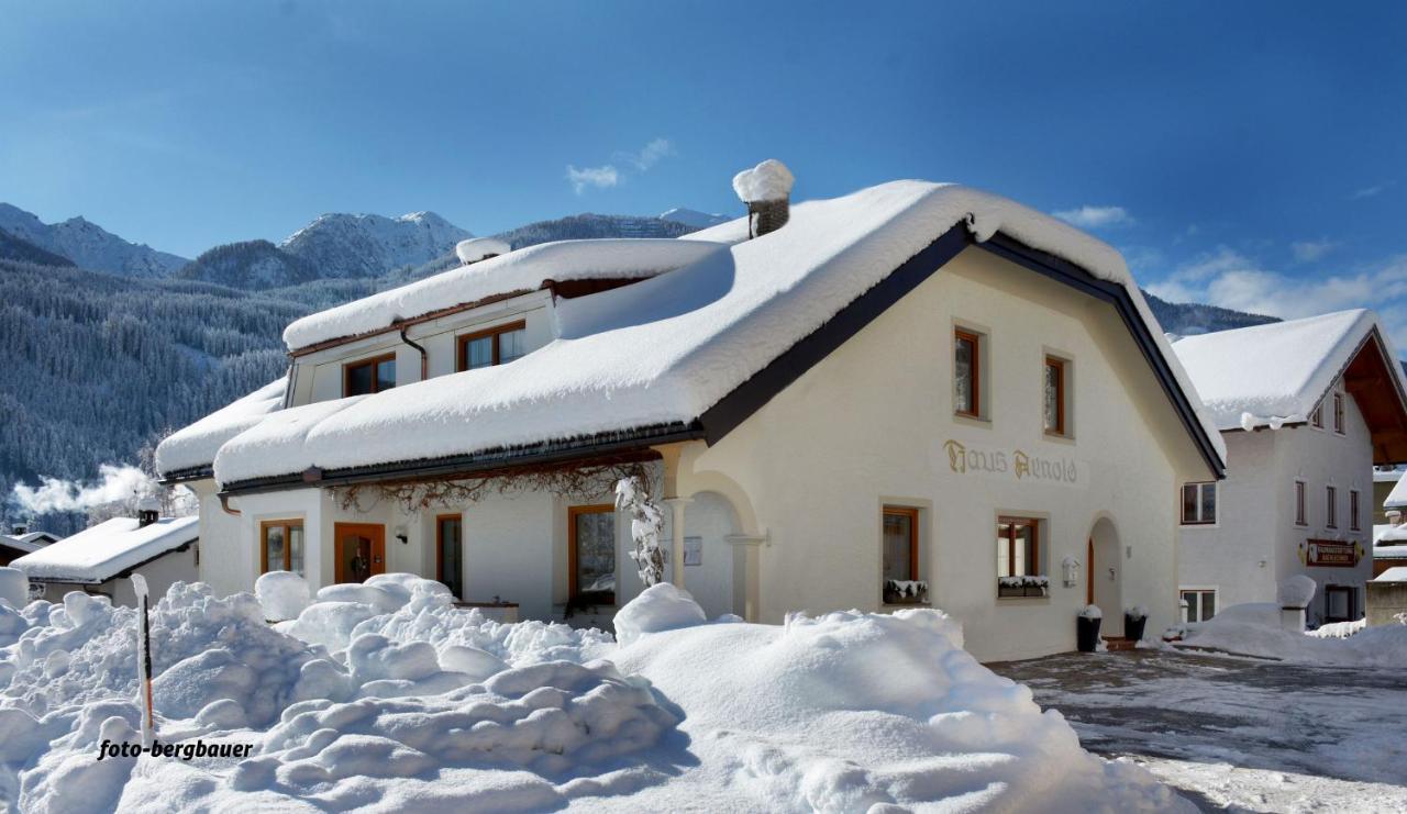 Haus Arnold - Privatzimmer Und Ferienwohnungen Sillian Exterior photo